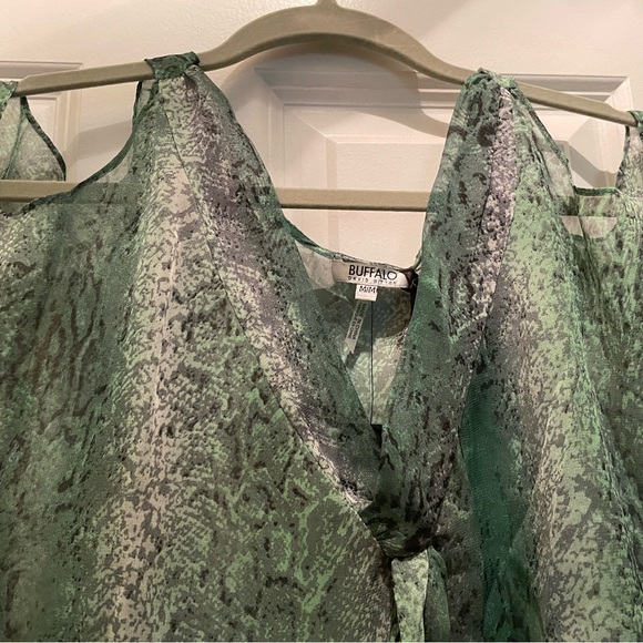 *SUMMER SALE* NEW Buffalo sheer top by David Britton - Picture 3 of 3